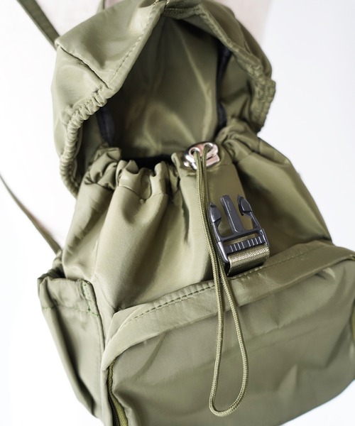 SANSeLF(サンセルフ)の「【SANSeLF】コンパクトマルチポケットリュック saa26s132(バックパック/リュック・レディース・レッド/カーキ・FREE)」の10枚目の写真