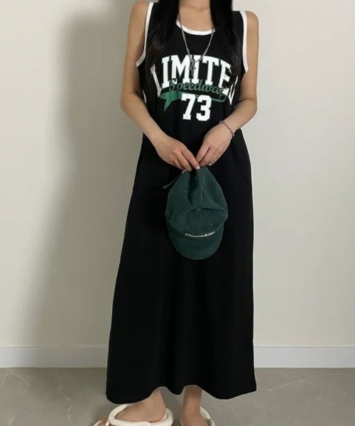 LETee(レティー)の「スポーティーなロゴデザインが映える!ラフに着こなせるノースリーブワンピース(ワンピース・レディース・ライトグレー/ブラック/グレー・FREE)」の2枚目の写真