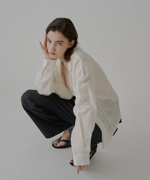 WHIMSIC(ウィムジック)の「【UNISEX】シアーオープンカラーシャツ(シャツ/ブラウス・メンズ・ピンク/オフホワイト/ブラウン・FREE)」の4枚目の写真