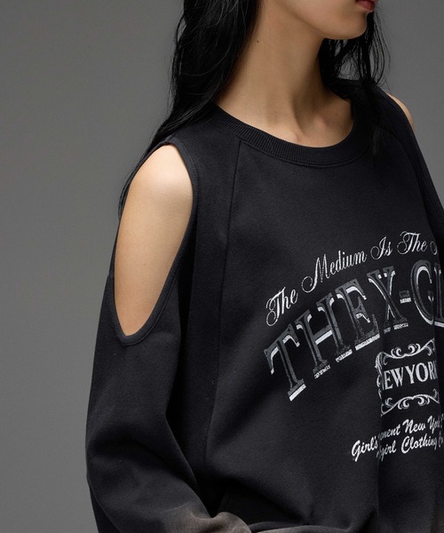 X-girl(エックスガール)の「GRADIENT SPRAY OPEN-SHOULDER SWEATSHIRT(スウェット・レディース・アッシュ/オリーブ/ブラック・S/M)」の11枚目の写真