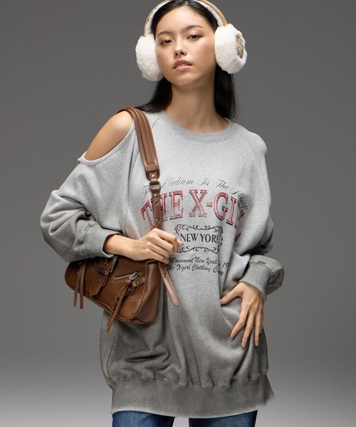 X-girl(エックスガール)の「GRADIENT SPRAY OPEN-SHOULDER SWEATSHIRT(スウェット・レディース・アッシュ/オリーブ/ブラック・S/M)」の14枚目の写真