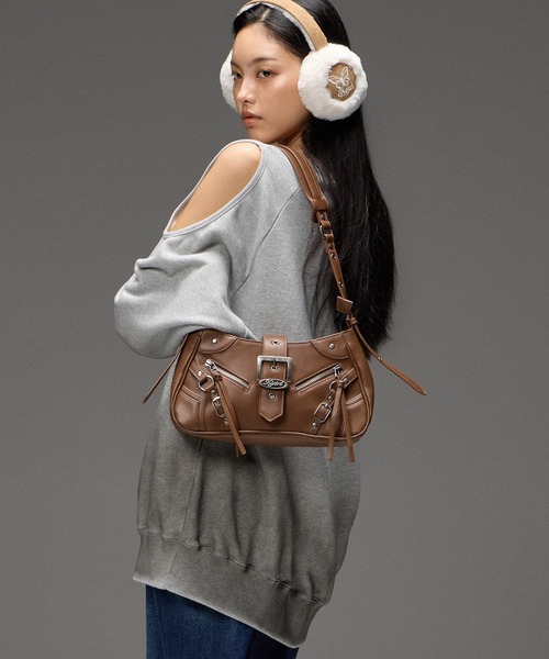 X-girl(エックスガール)の「GRADIENT SPRAY OPEN-SHOULDER SWEATSHIRT(スウェット・レディース・アッシュ/オリーブ/ブラック・S/M)」の15枚目の写真