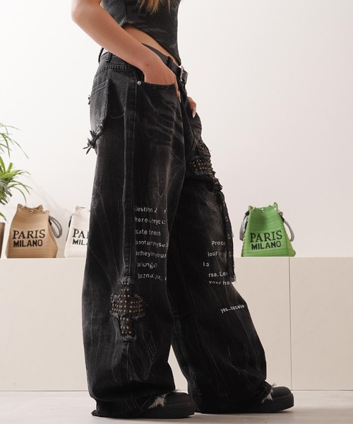 1111clothing(ワンフォークロージング)の「クロススタッズ バレルジーンズ / Cross Studs Barrel Leg Wide Jeans(デニムパンツ・メンズ・ブラック・M/L)」の10枚目の写真