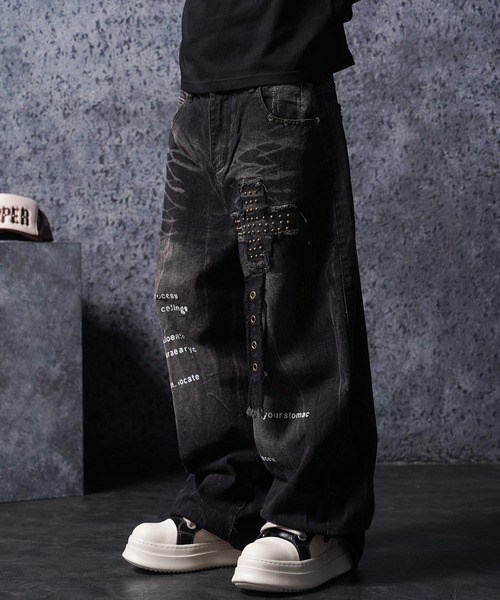 1111clothing(ワンフォークロージング)の「クロススタッズ バレルジーンズ / Cross Studs Barrel Leg Wide Jeans(デニムパンツ・メンズ・ブラック・M/L)」の15枚目の写真