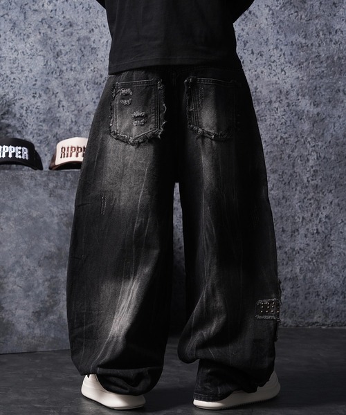 1111clothing(ワンフォークロージング)の「クロススタッズ バレルジーンズ / Cross Studs Barrel Leg Wide Jeans(デニムパンツ・メンズ・ブラック・M/L)」の17枚目の写真