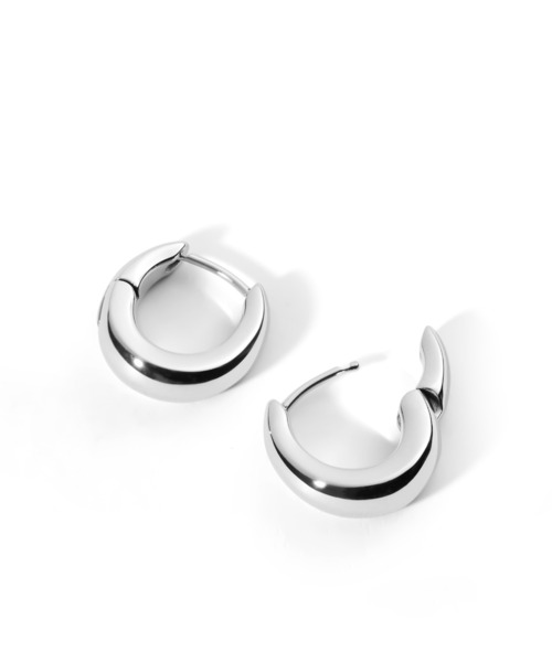 Daniel Wellington(ダニエルウェリントン)の「Flow Earring 15.0mm ローズゴールド/ゴールド/シルバー(ピアス(両耳用)・レディース・ピンクゴールド/シルバー/イエローゴールド・ONE SIZE)」の6枚目の写真