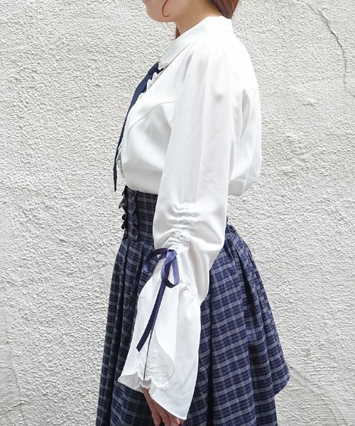 axes femme POETIQUE(アクシーズファムポエティック)の「ネクタイ付フレアスリーブBL(シャツ/ブラウス・レディース・ブラウン/ブラック/ネイビー・MEDIUM)」の5枚目の写真