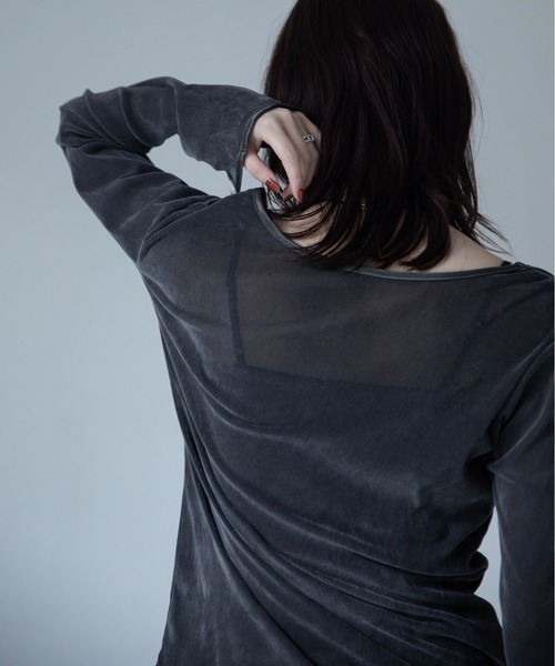 VACANCY(ヴァカンシー)の「袖フレアシアーベロア2WAYトップス(Tシャツ/カットソー・レディース・チャコールグレー/ブラウン・FREE)」の14枚目の写真
