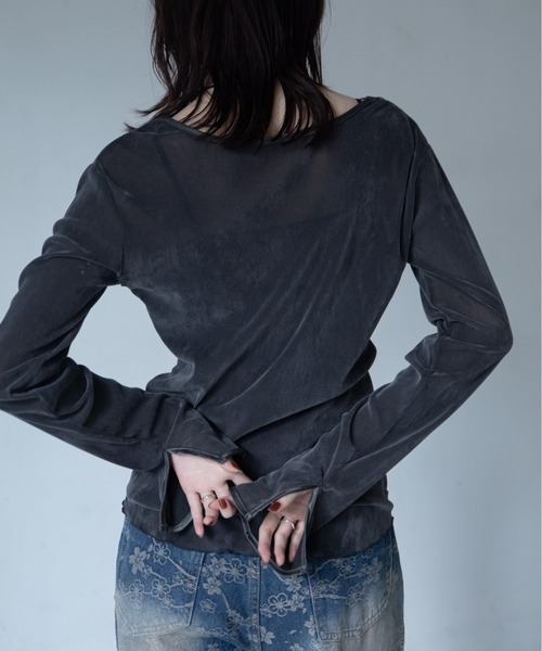 VACANCY(ヴァカンシー)の「袖フレアシアーベロア2WAYトップス(Tシャツ/カットソー・レディース・チャコールグレー/ブラウン・FREE)」の15枚目の写真