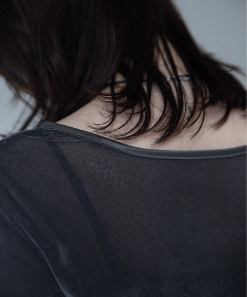 VACANCY(ヴァカンシー)の「袖フレアシアーベロア2WAYトップス(Tシャツ/カットソー・レディース・チャコールグレー/ブラウン・FREE)」の17枚目の写真