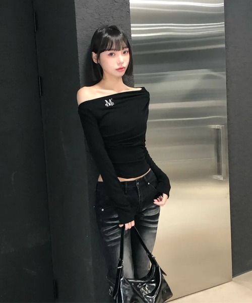 ALAND(エーランド)の「MUCENT/LIVREオフショルロングスリーブトップス(Tシャツ/カットソー・レディース・アイボリー/チャコール/グレー/ブラック・FREE)」の9枚目の写真