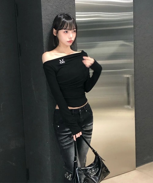 ALAND(エーランド)の「MUCENT/LIVREオフショルロングスリーブトップス(Tシャツ/カットソー・レディース・アイボリー/チャコール/グレー/ブラック・FREE)」の10枚目の写真