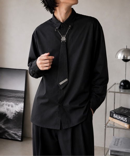 VIBGYOR（ヴィブジョー）の「【Bls】 【ZM】【Bling Leads】チェーンネクタイ付きシャツ(BL)（シャツ/ブラウス・メンズ・ブラック/ホワイト・FREE）」の2枚目の写真