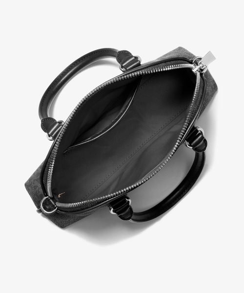 MICHAEL KORS(マイケルコース)の「SHAYE ドーム クロスボディ スモール - MKシグネチャー(ショルダーバッグ・レディース・ブラック・FREE)」の3枚目の写真