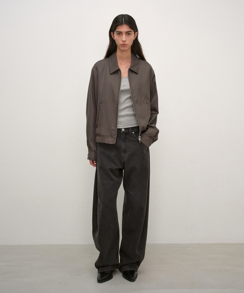 INSILENCE WOMEN(インサイレンスウーマン)の「ミニマルサテンジャンパー ブラウン(その他アウター・レディース・その他・SMALL/MEDIUM)」の2枚目の写真