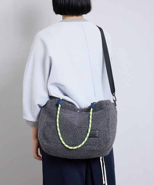 Magine(マージン)の「【SELECT】EM:ボアコード 2way トートバッグ/ショルダーバッグ(トートバッグ・メンズ・グレー/ブラウン/ブラック・FREE)」の10枚目の写真