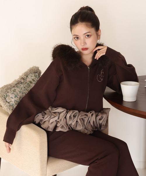 Seemi. byNICECLAUP（ シーミーバイナイスクラップ）の「【Seemi.】フェイクファーペプラムニット【セットアップ可能/パンツ別売り】（ニット/セーター・レディース・ブラウン/ベージュ/アイボリー・FREE）」の17枚目の写真