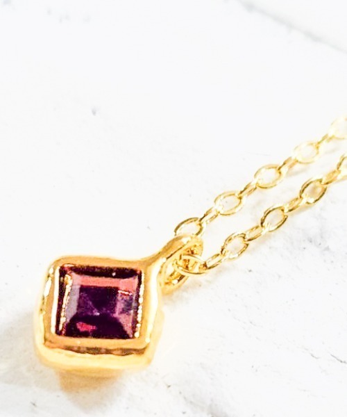 rovtski（ロフトスキー）の「Z)【LEF MADE】プチスクエアネックレス（ネックレス・メンズ・ホワイト/ブラック/グレー/ベージュ/クリア/ダークグレー/ブラウン系その他/エメラルド/ブルーパープル/レッド・FREE）」の5枚目の写真