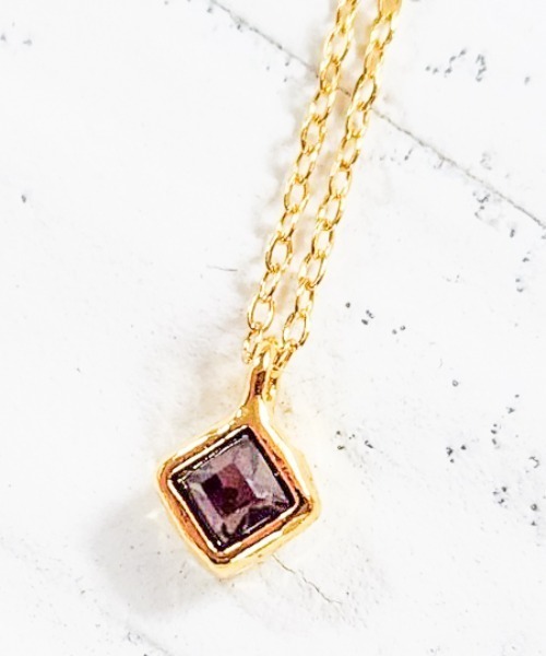 rovtski（ロフトスキー）の「Z)【LEF MADE】プチスクエアネックレス（ネックレス・メンズ・ホワイト/ブラック/グレー/ベージュ/クリア/ダークグレー/ブラウン系その他/エメラルド/ブルーパープル/レッド・FREE）」の3枚目の写真