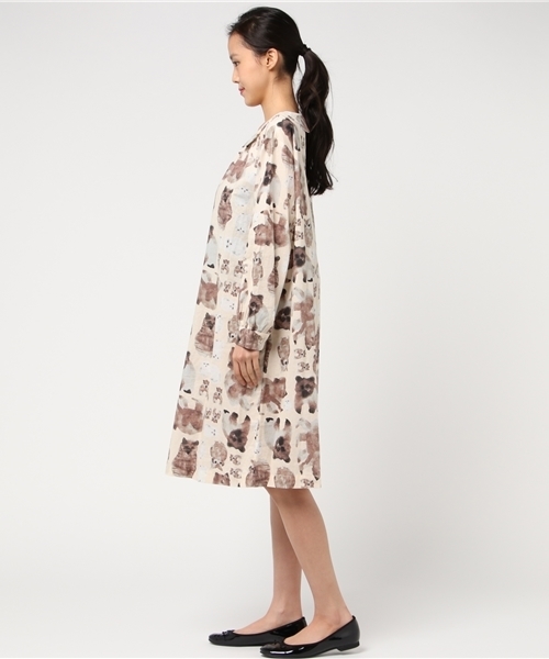 Ne-net（ネネット）の「S どうぶついっぱいプリント（ワンピース・レディース・グリーン/ブルー/ベージュ・02）」の15枚目の写真