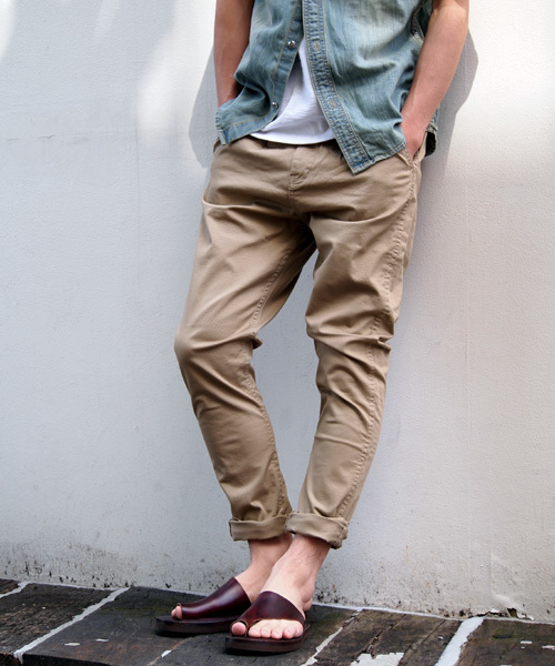 BEAMS(ビームス)の「□BEAMS / サルエルスキニーチノ(チノパンツ・メンズ・ブラック/ベージュ/オリーブ・X-SMALL/SMALL/MEDIUM/LARGE)」の1枚目の写真