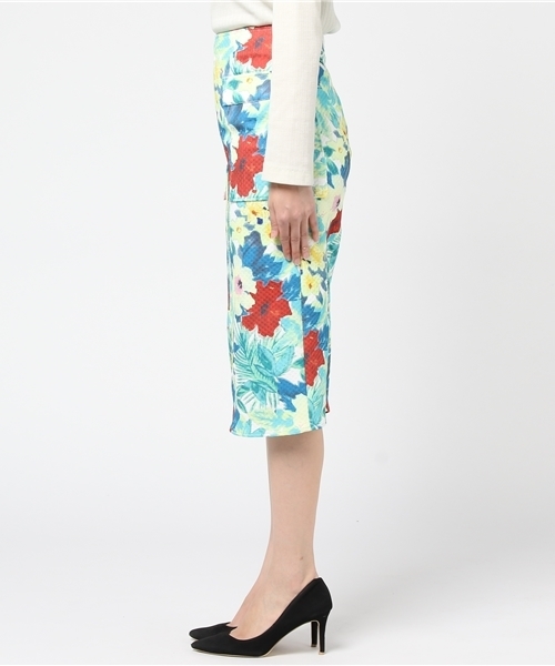 REDYAZEL(レディアゼル)の「ハイビスカスポケットタイトスカート◆(スカート・レディース・ブルー系その他/ホワイト系その他・SMALL/MEDIUM)」の5枚目の写真