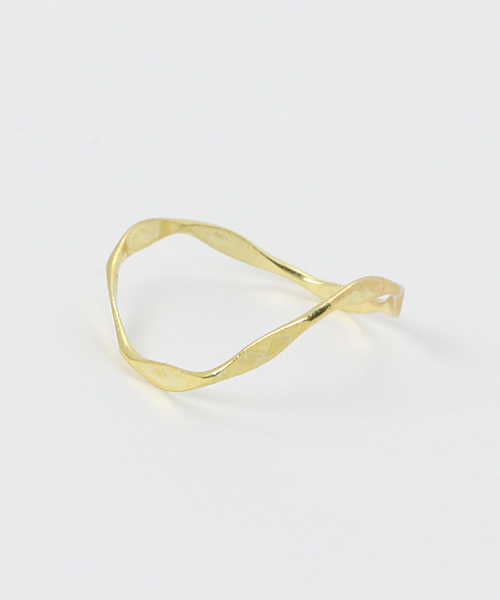 TONE SELECT GOODS(トーンセレクトグッズ)の「【V&SSS】U ふわふわリング (brass)(リング・レディース・ゴールド・9号/1号/6号/3号/13号/15号/18号/11号/5号/7号)」の1枚目の写真