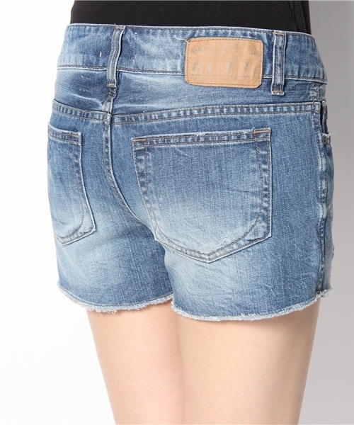 NANO universe（ナノユニバース）の「クラッシュショートパンツ（デニムパンツ・レディース・ブルー/インディゴブルー・SMALL/MEDIUM）」の7枚目の写真