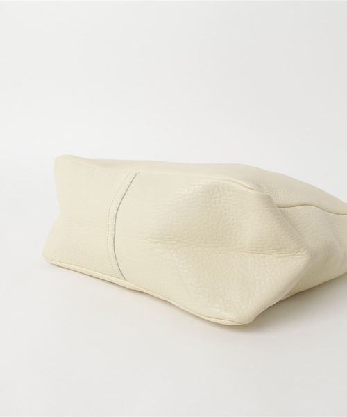 FRAMeWORK（フレームワーク）の「YOUNG＆OLSEN EMBOSSED レザートートM（トートバッグ・レディース・ブラック/アイボリー/ベージュ・FREE）」の5枚目の写真