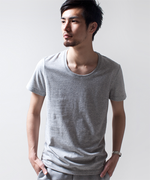 NANO universe(ナノユニバース)の「wjk/ Plain U-Neck Tee S/S(Tシャツ/カットソー・メンズ・ライトピンク/グレー/カーキ/ネイビー/ブラック/ホワイト・MEDIUM/SMALL/LARGE)」の4枚目の写真