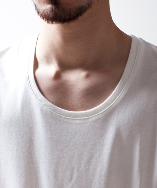 NANO universe(ナノユニバース)の「wjk/ Plain U-Neck Tee S/S(Tシャツ/カットソー・メンズ・ライトピンク/グレー/カーキ/ネイビー/ブラック/ホワイト・MEDIUM/SMALL/LARGE)」の9枚目の写真