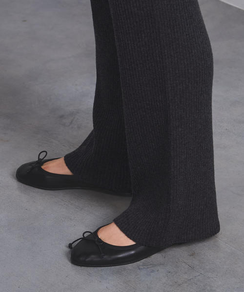 UNITED ARROWS（ユナイテッドアローズ）の「UWSC リブ ニットパンツ ◆（その他パンツ・レディース・ライトグレー/オフホワイト/ダークグレー・36/38）」の9枚目の写真