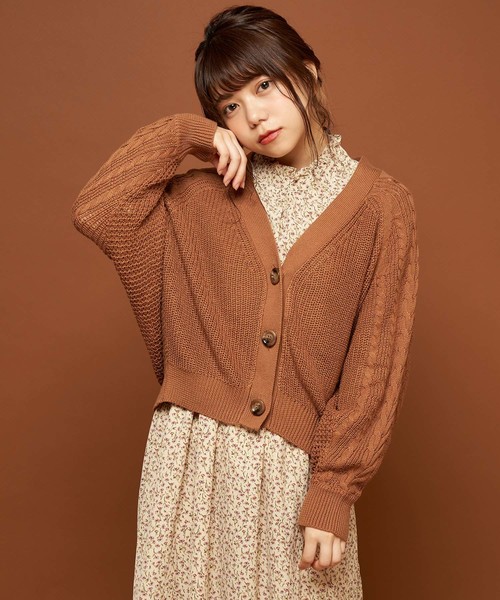 OLIVE des OLIVE(オリーブデオリーブ)の「ゆったりケーブルカーデ(カーディガン/ボレロ・レディース・ミント/キャメル/ピンク系その他・FREE)」の9枚目の写真