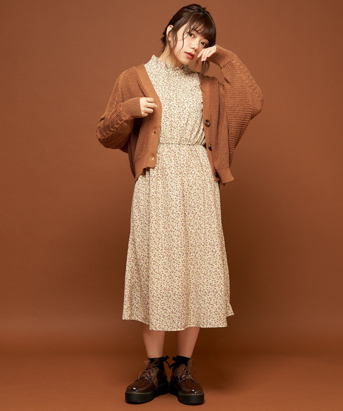 OLIVE des OLIVE(オリーブデオリーブ)の「ゆったりケーブルカーデ(カーディガン/ボレロ・レディース・ミント/キャメル/ピンク系その他・FREE)」の15枚目の写真