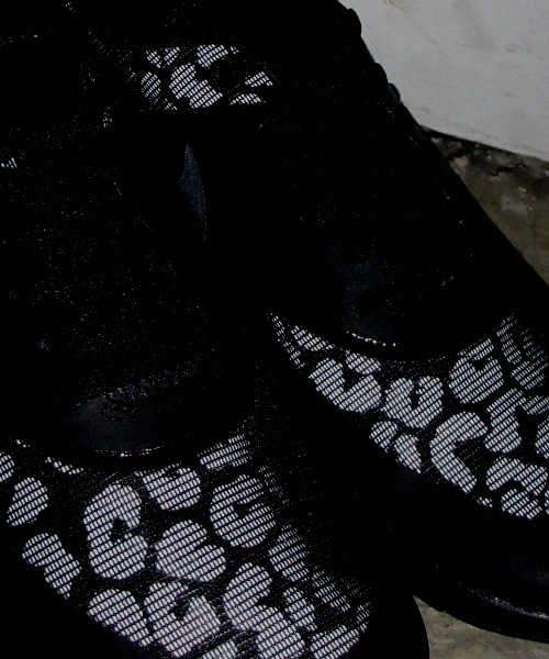 NIKE（ナイキ）の「店舗限定 ナイキ エアマックス プレミアムテープ モノトーン 蓄光 リフレクター アニマル柄 NIKE AIR MAX 1 PRM TAPE 599514（スニーカー・メンズ・ブラック/ホワイト・26.5cm/26cm/27cm/27.5cm/28.5cm/28cm）」の12枚目の写真