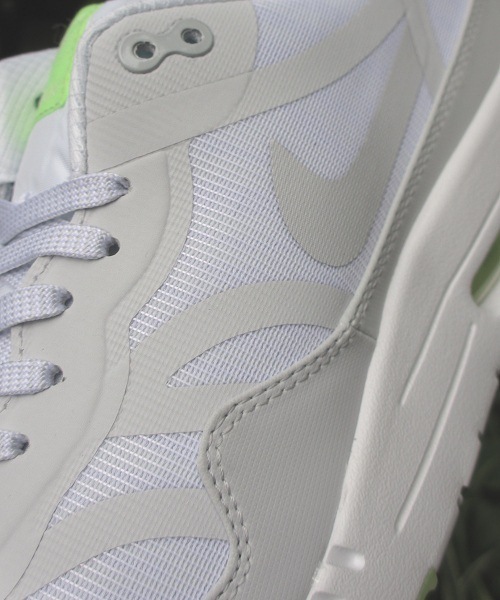 NIKE（ナイキ）の「店舗限定 ナイキ エアマックス プレミアムテープ モノトーン 蓄光 リフレクター アニマル柄 NIKE AIR MAX 1 PRM TAPE 599514（スニーカー・メンズ・ブラック/ホワイト・26.5cm/26cm/27cm/27.5cm/28.5cm/28cm）」の4枚目の写真