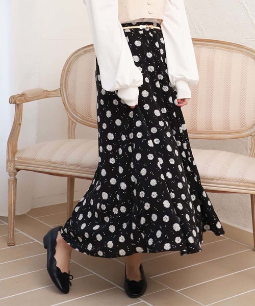 one after another NICE CLAUP（ワンアフターアナザーナイスクラップ）の「ベルト付きフレアスカート（スカート・レディース・アイボリー/ホワイト系その他/ブラック系その他/ピンクベージュ・FREE）」の3枚目の写真