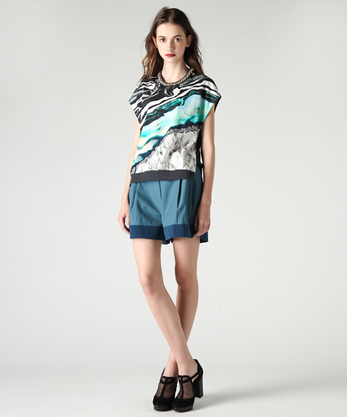 3.1 Phillip Lim（スリーワンフィリップリム）の「rock and wood neckline with marbelized geode print tshirt（Tシャツ/カットソー・レディース・ブラック・X-SMALL/SMALL）」の9枚目の写真