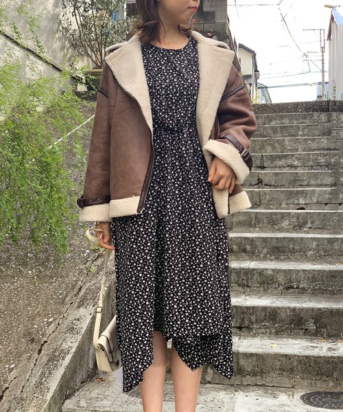 STYLEBLOCK(スタイルブロック)の「花柄ワンピース(ワンピース・レディース・マスタード/ブラック/ネイビー・M)」の2枚目の写真