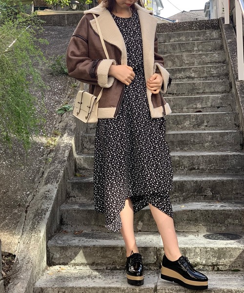 STYLEBLOCK(スタイルブロック)の「花柄ワンピース(ワンピース・レディース・マスタード/ブラック/ネイビー・M)」の7枚目の写真