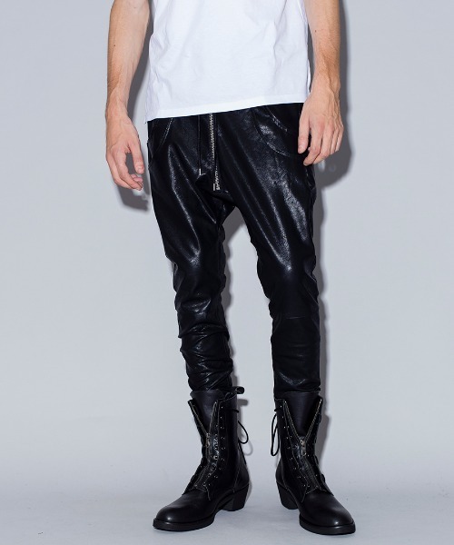 NO ID.（ノーアイディ）の「mp7747-シンセティックレザーサルエル