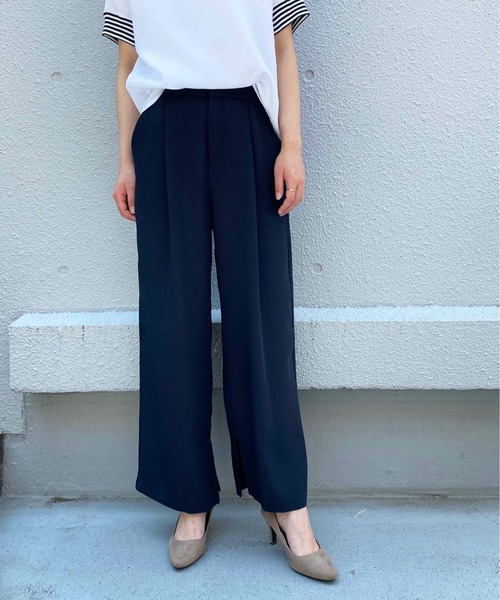 PICCIN(ピッチン)の「サイドスリット入りワイドパンツ(その他パンツ・レディース・キャメル/ベージュ/ネイビー・M/L)」の1枚目の写真