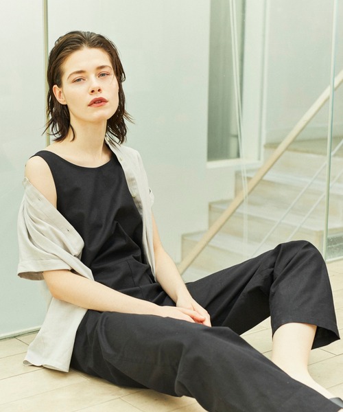 ReNorm(リノーム)の「リネン混クルーネックオールインワン(サロペット/オーバーオール・レディース・ブラック/キナリ・M/S)」の2枚目の写真