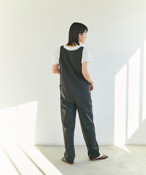 ReNorm(リノーム)の「リネン混クルーネックオールインワン(サロペット/オーバーオール・レディース・ブラック/キナリ・M/S)」の14枚目の写真