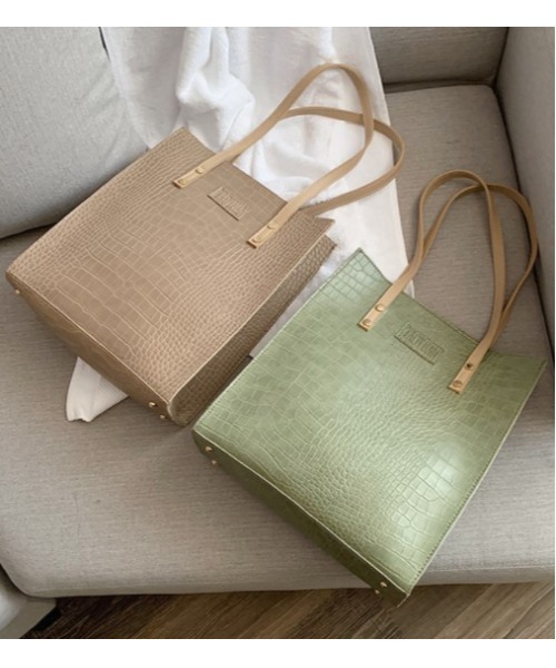 LAC-VERT（ラック・ヴェール）の「【LAC VERT/ラック・ヴェール】クロコ型押しトートバッグ（トートバッグ・レディース・ブラック/ベージュ/グリーン/ブラウン/ブルー・FREE）」の8枚目の写真