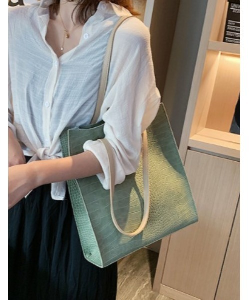 LAC-VERT（ラック・ヴェール）の「【LAC VERT/ラック・ヴェール】クロコ型押しトートバッグ（トートバッグ・レディース・ブラック/ベージュ/グリーン/ブラウン/ブルー・FREE）」の7枚目の写真