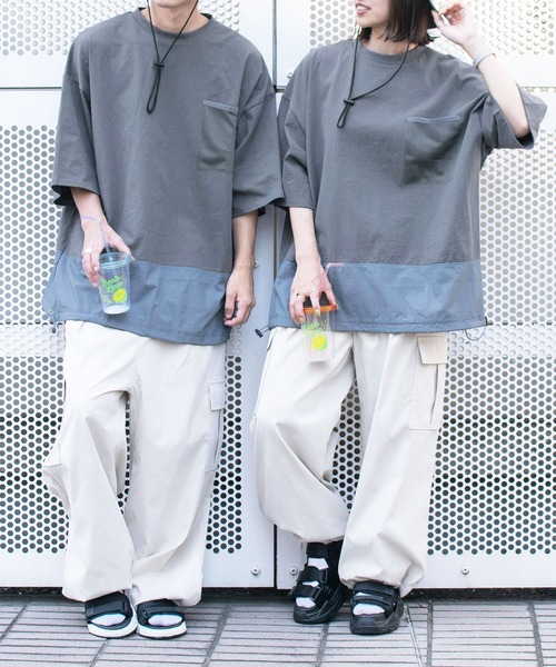 PairPair(ペアペア)の「布帛切り替えTシャツ(ユニセックス)(Tシャツ/カットソー・メンズ・ブラック/グレイッシュベージュ/グレイッシュブルー・MEDIUM/LARGE)」の1枚目の写真