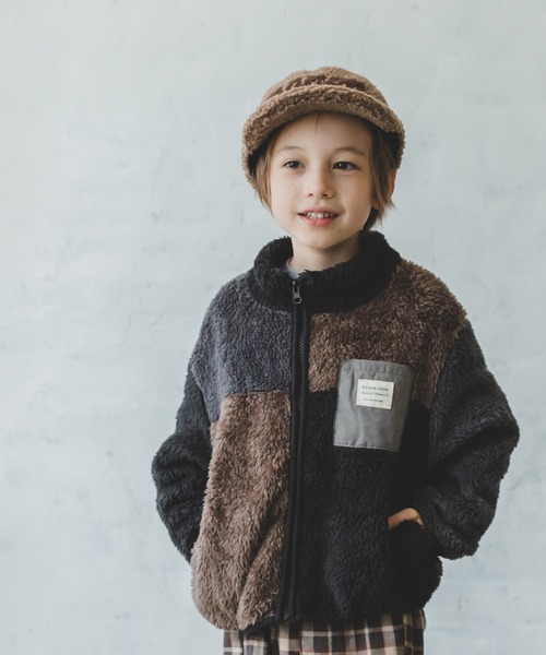 pairmanon（ペアマノン）の「【ふわふわボア】ボアフリース配色スタンドカラージャケット（ブルゾン・キッズ・ベージュ/アイボリー/モカ/ホワイト系その他/ブラック系その他/ベージュ系その他/チャコール/ブラウン系その他4/ピンク/ブラック/ブラックミックス/ブラウン/シルバー系その他/イエロー・90/140/100/110/120/130/150）」の5枚目の写真