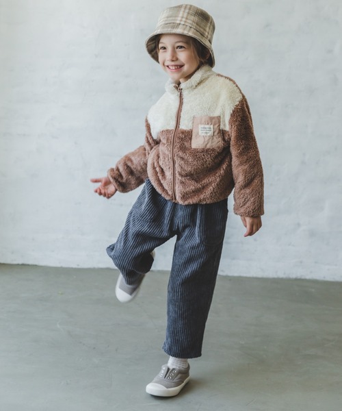 pairmanon（ペアマノン）の「【ふわふわボア】ボアフリース配色スタンドカラージャケット（ブルゾン・キッズ・ベージュ/アイボリー/モカ/ホワイト系その他/ブラック系その他/ベージュ系その他/チャコール/ブラウン系その他4/ピンク/ブラック/ブラックミックス/ブラウン/シルバー系その他/イエロー・90/140/100/110/120/130/150）」の22枚目の写真