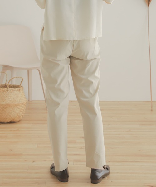 SENSE OF PLACE by URBAN RESEARCH（センスオブプレイスバイアーバンリサーチ）の「『TALLサイズあり』ストレッチスリムテーパードパンツ（その他パンツ・レディース・ブラック/ブラウン/ブルー/アイボリー・SMALL/MEDIUM/LARGE/X-SMALL/TALL）」の8枚目の写真